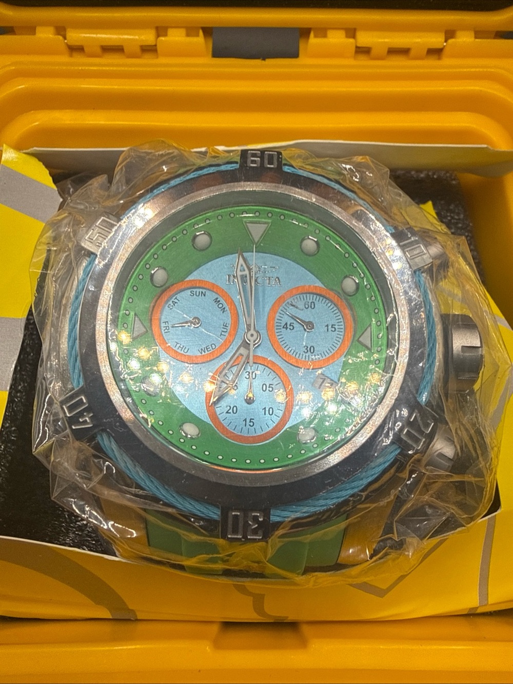 Invicta 34480 watch Very Limited Edition Watch Puppy Rare